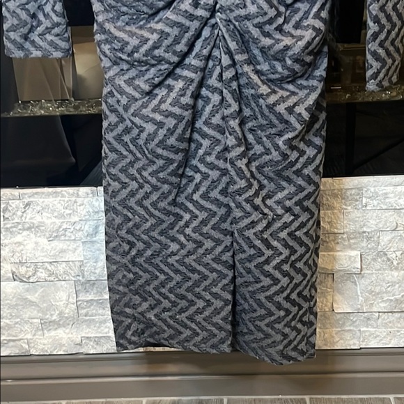 Tracy Reese Gray Bodycon Dress with V-neck and 3/4 Sleeves for Cocktail - Picture 14 of 16